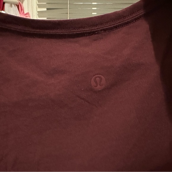 Lululemon basic tees only - Picture 7 of 8